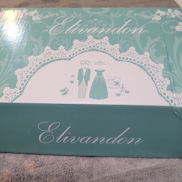 NWT White Lace Bridal Sneakers with Satin Ribbon Lace - Size 7.5 - Picture 7 of 7